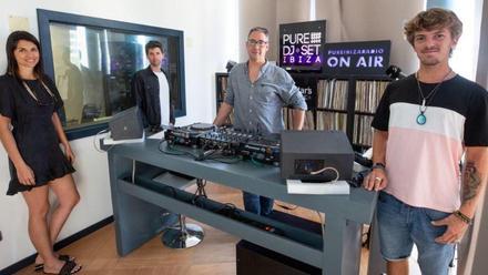 Pure Ibiza Radio, la radio de música electrónica más moderna y actual se  traslada a las instalaciones de Diario de Ibiza