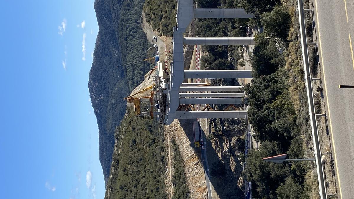 El viaducto de la N-232 está cada vez más cerca de completarse y ser una realidad.