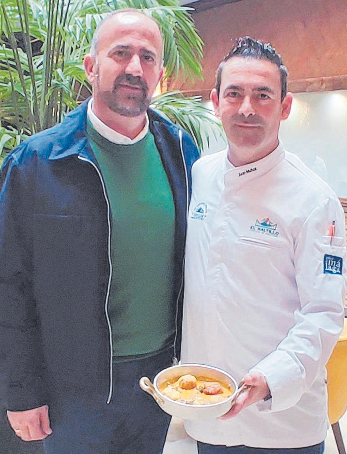 El alcalde de Canillas,Vicente Campos, junto a Juan Muñoz