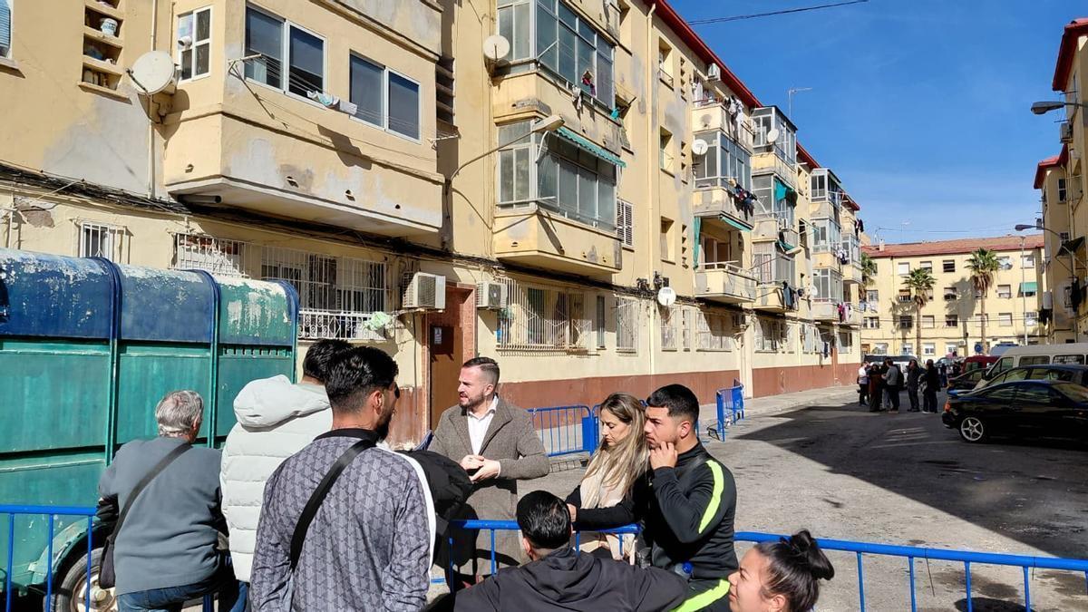 El portavoz de Compromís, Rafa Mas, exige soluciones para los afectados por el incendio