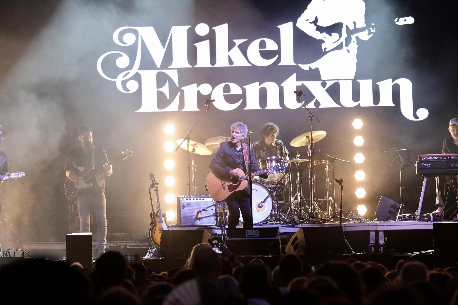 Mikel Erentxun en el Brisa Festival de Málaga.