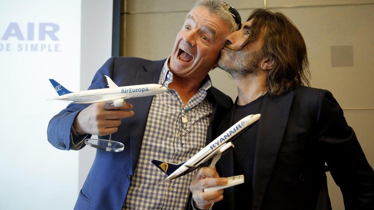 Michael O'Leary, presidente de Ryanair (izquierda), y Javier Hidalgo, accionista de Globalia (derecha).