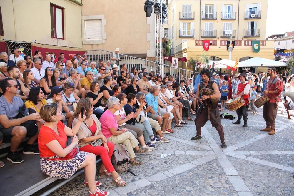 Terra de Trobadors transforma els carrers de Castelló d'Empúries