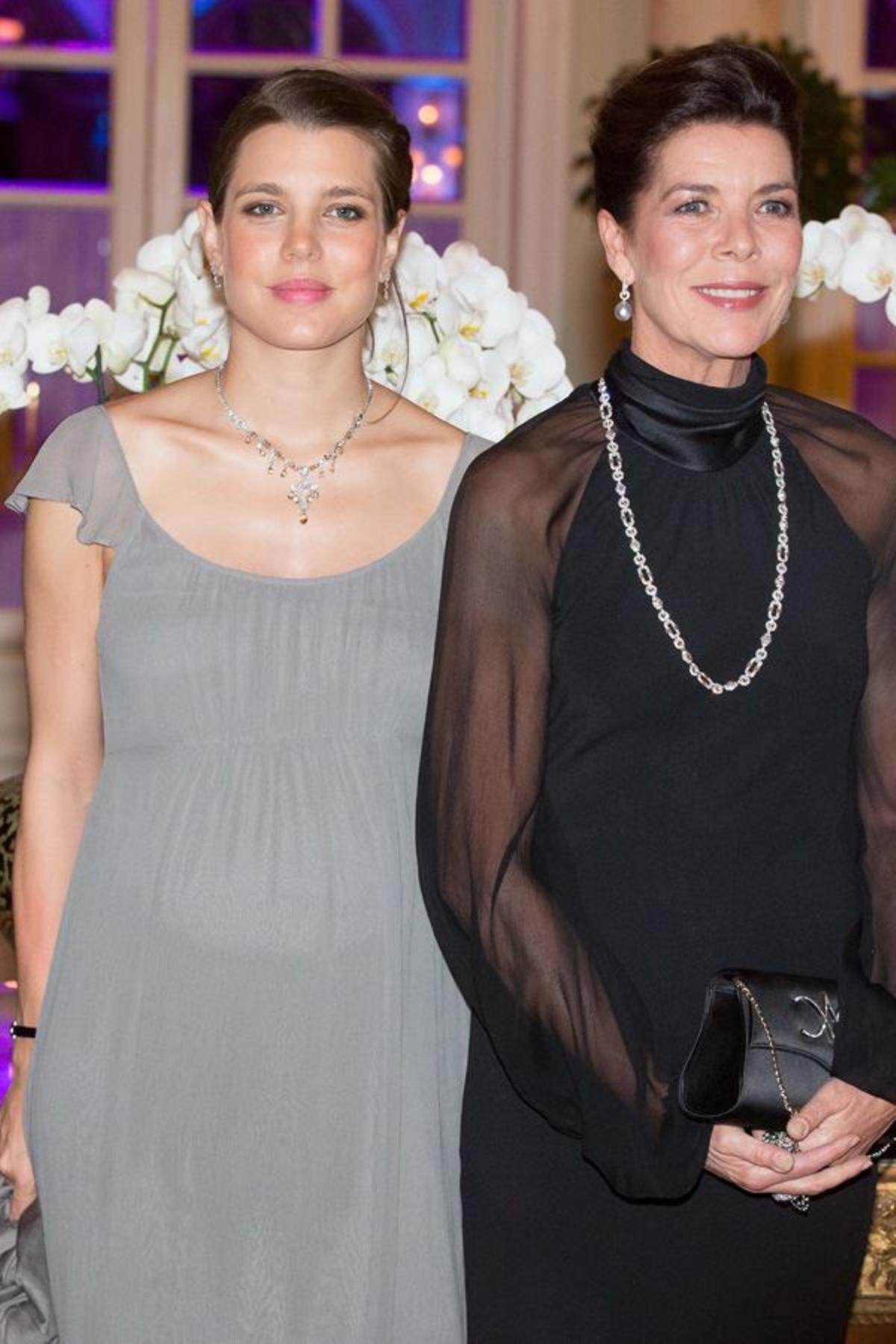 Carlota Casiraghi y Carolina de Mónaco