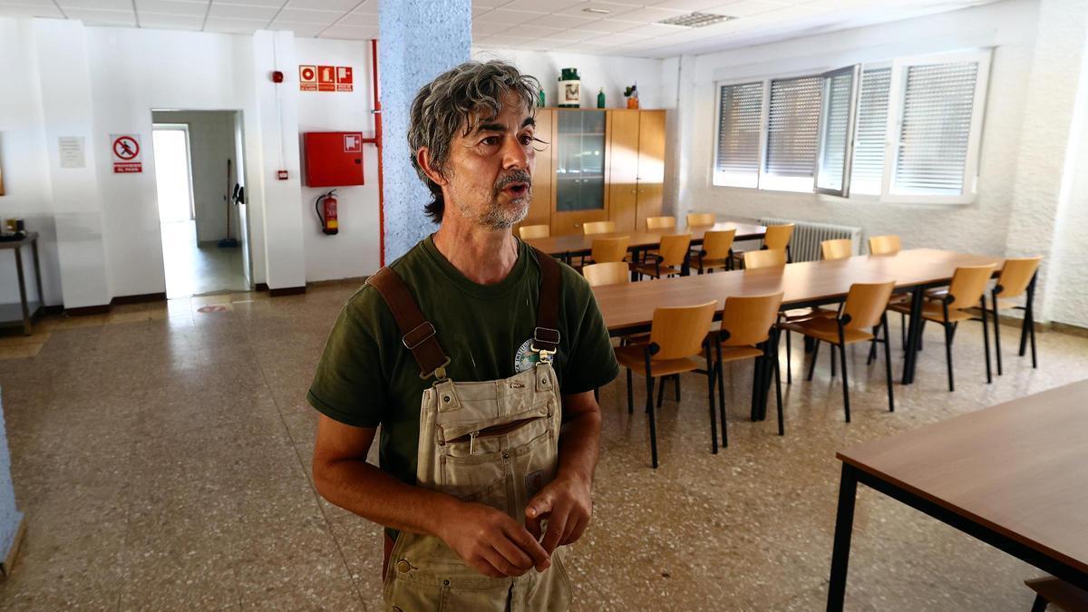 Rubén Irisarri, director del Instituto de Formación Agroambiental de Jaca, este lunes en el comedor de la escuela.