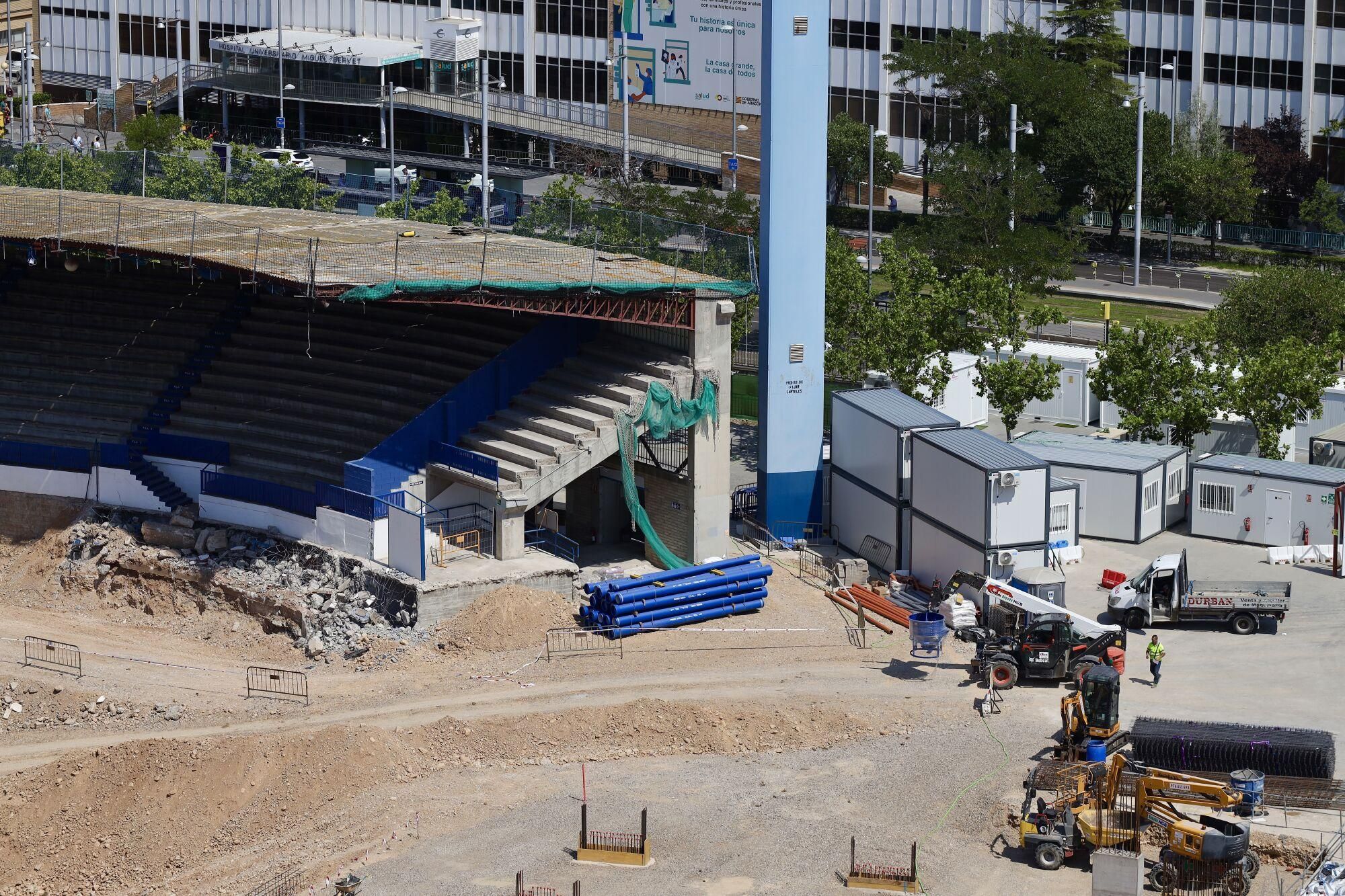 Así van las obras de demolición de La Romareda