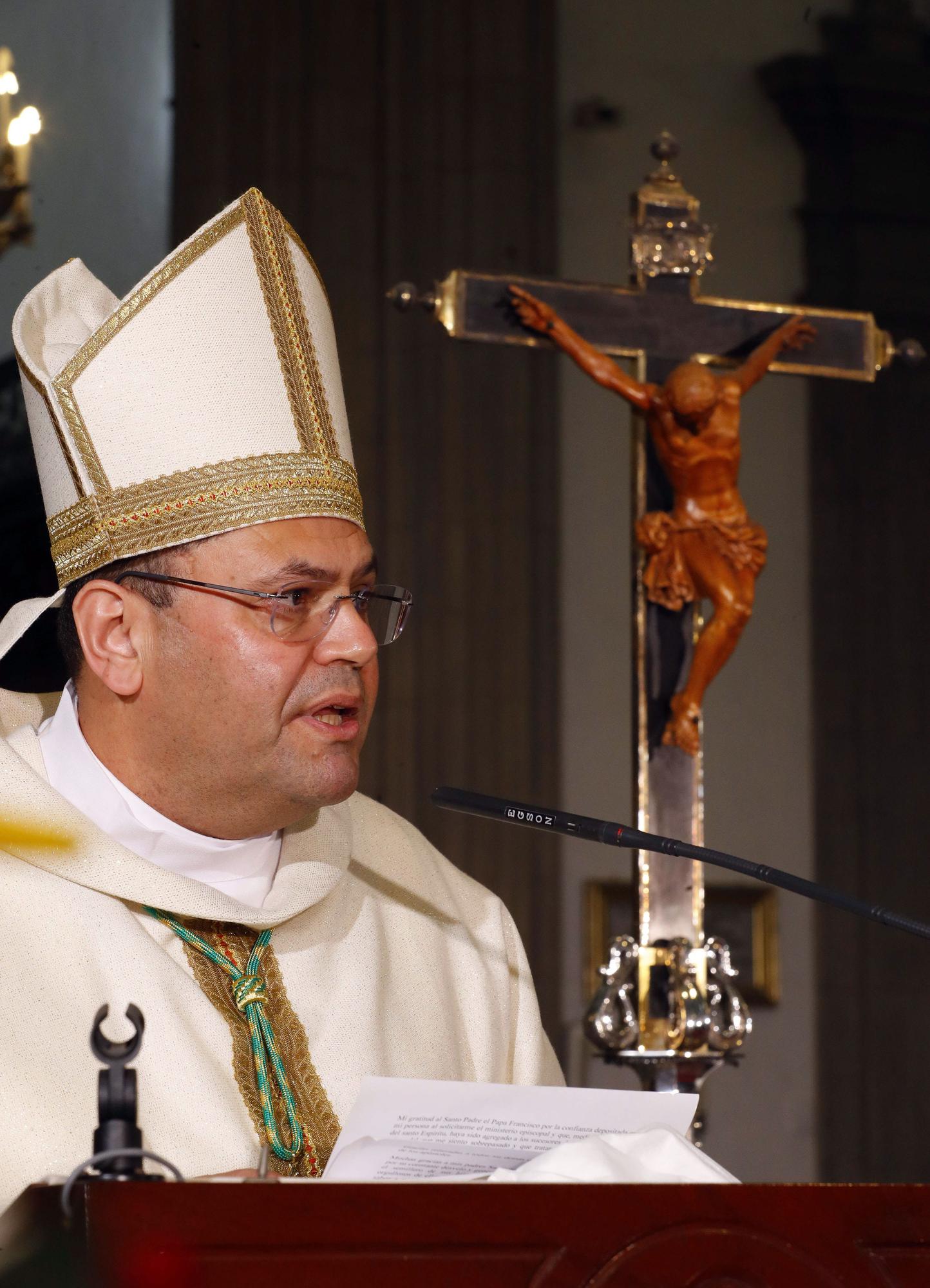 Acto de ordenación de Cristóbal Déniz como nuevo obispo auxiliar de la Diócesis de Canarias