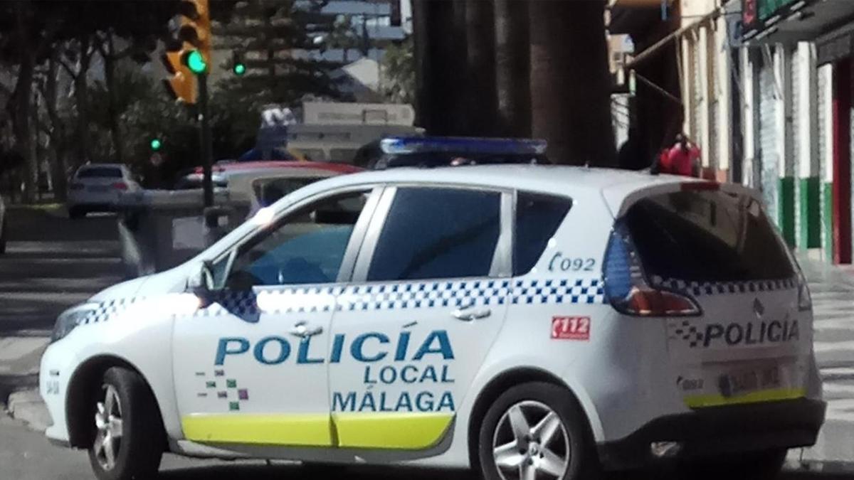 Los cuatro sospechosos han sido detenidos y trasladados a dependencias policiales.