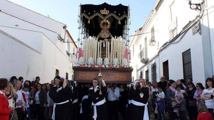 La Virgen de los Dolores recorre las calles peñarriblenses y &#039;visita&#039; la residencia