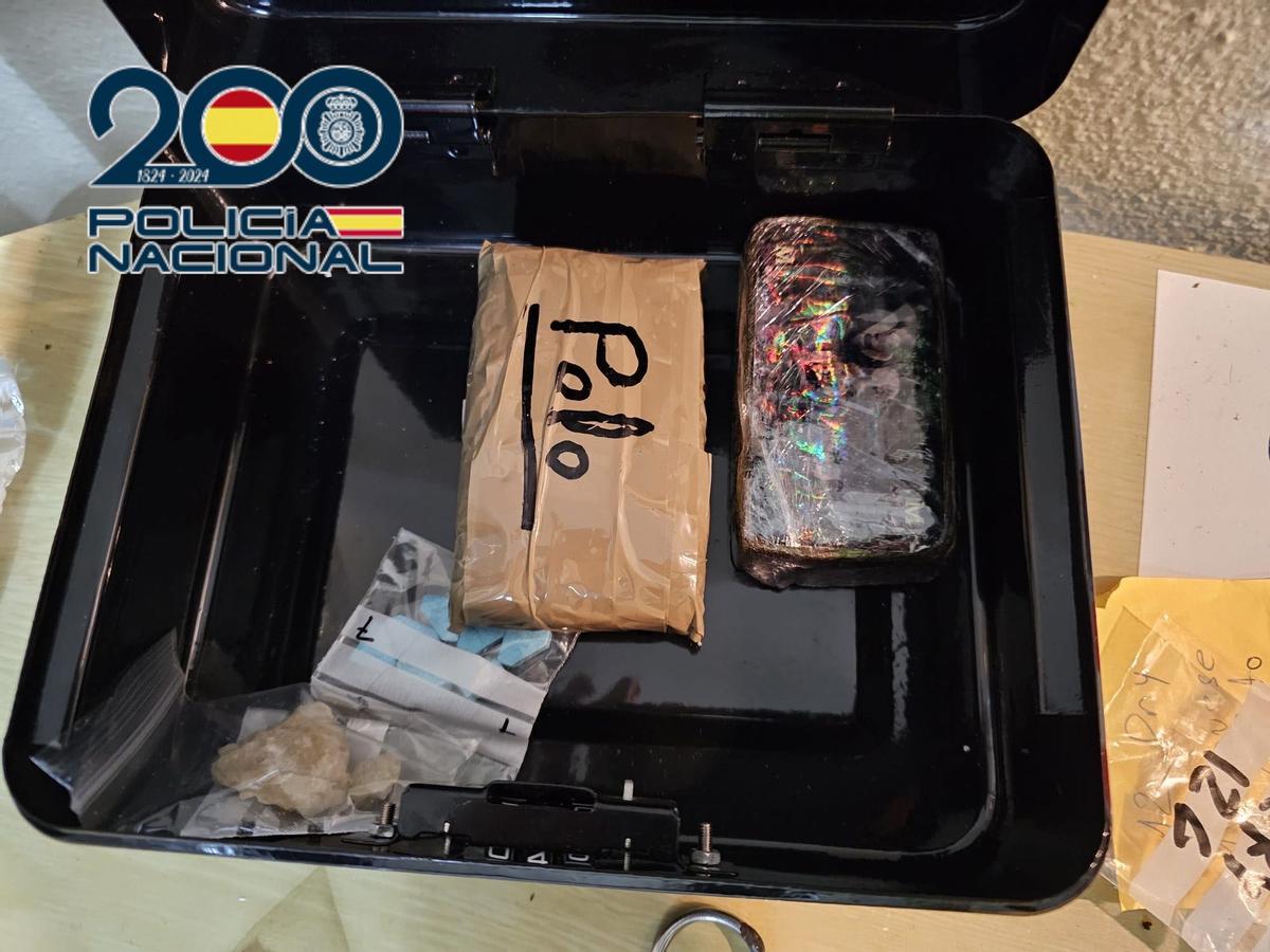 Parte de la sustancia intervenida durante la actuación de la Policía Nacional en Carrús.