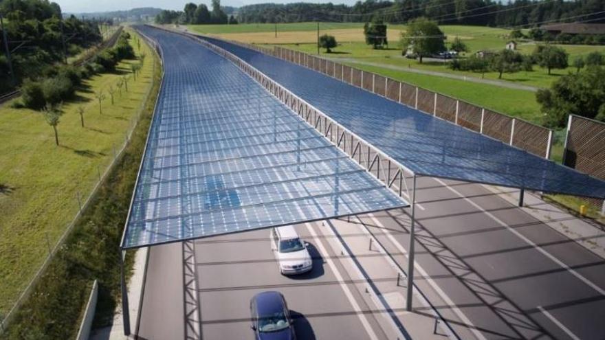 Recreación de cómo quedariá una pérgola fotovoltaica sobre una carretera de Mallorca.