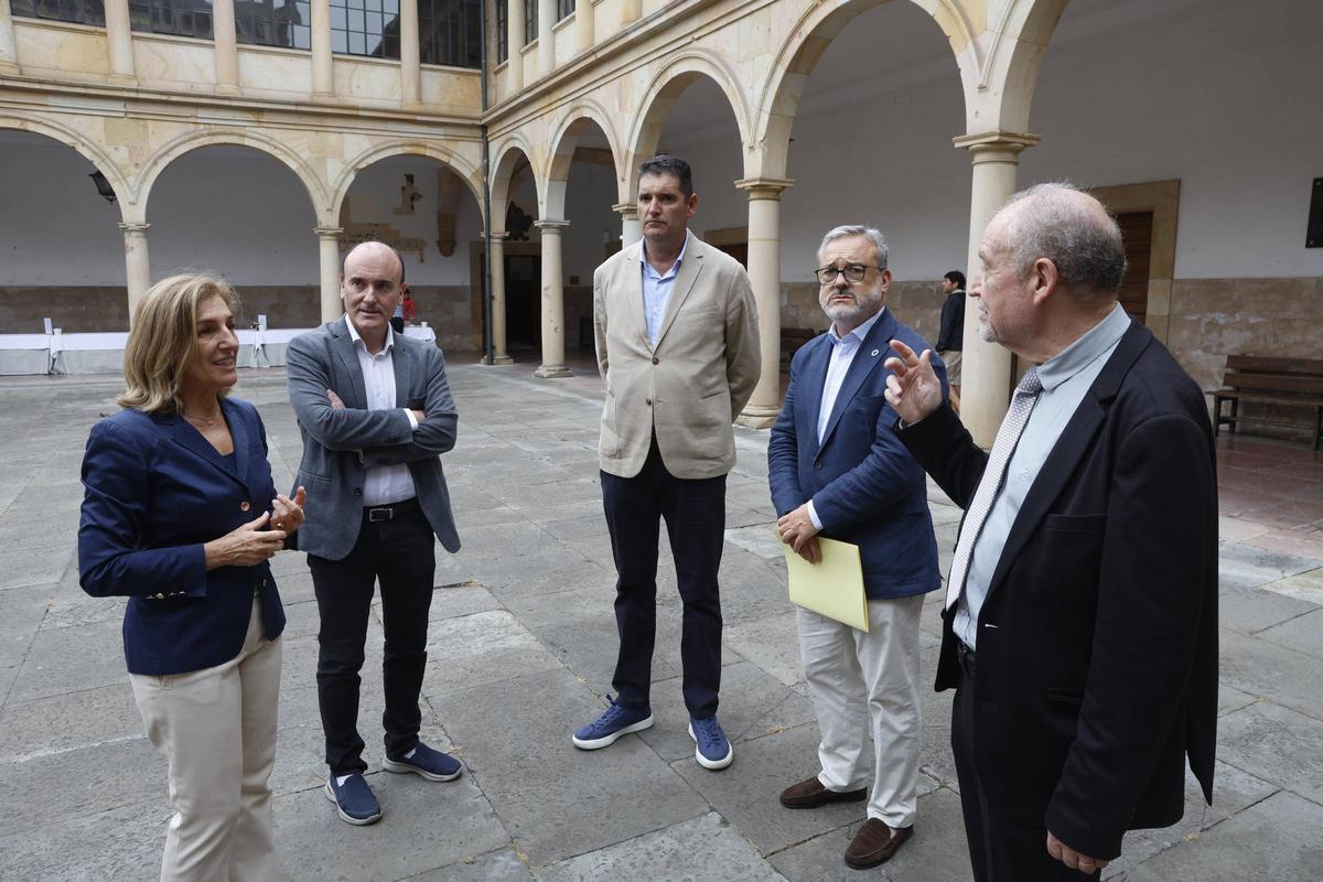 La entrega del premio Alfonso II "Los Diarios del Camino de Santiago" de la Fundación Valdés-Salas, en imágenes