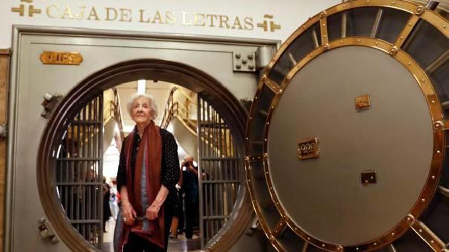 La escritora Ida Vitale, en la Caja de las Letras del Instituto Cervantes, ayer.