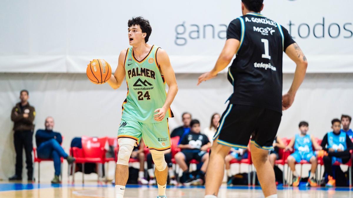 Ataque del Palmer Basket en su último partido.