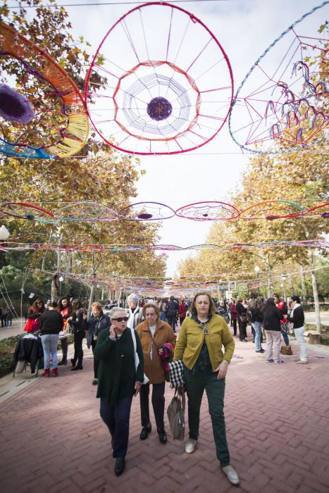 Castelló cubre el Passadís de les Arts con mandalas de lana