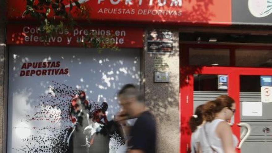 Los locales de apuestas ya mueven más dinero que el bingo tradicional o el cupón