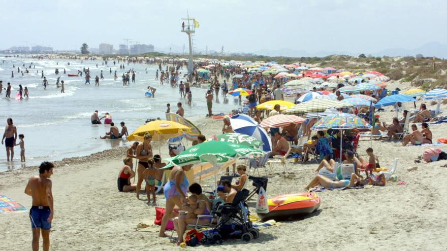 La nueva ordenanza prohíbe lavarse con jabón en el mar