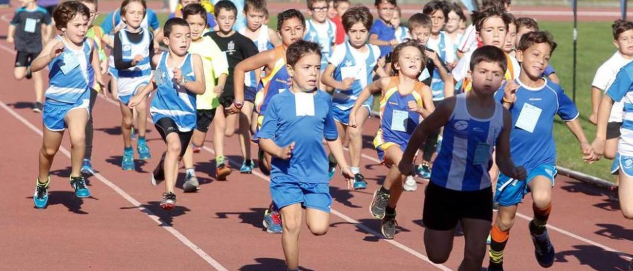 Los benjamines durante su carrera.