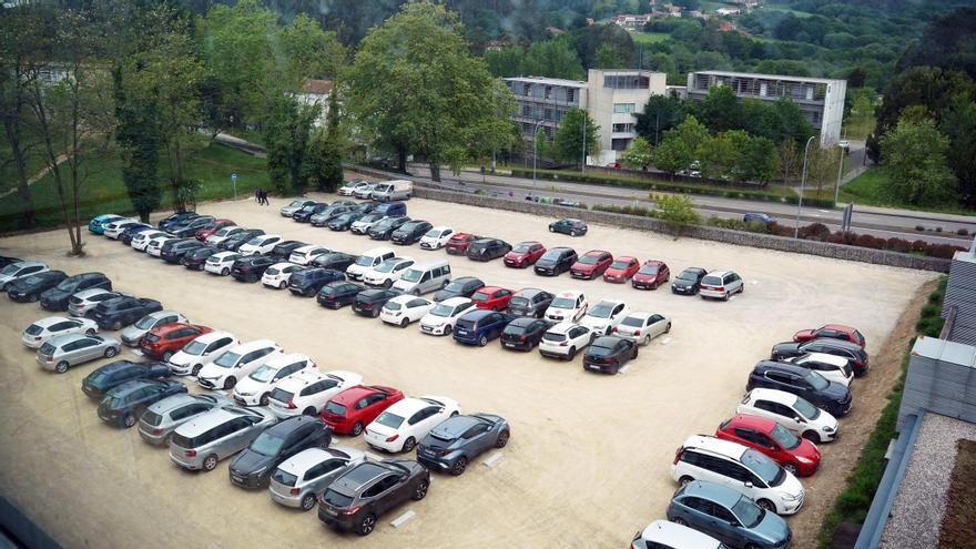 Así es el aparcamientoque el Concello habilitó en la parcela del CiMUS