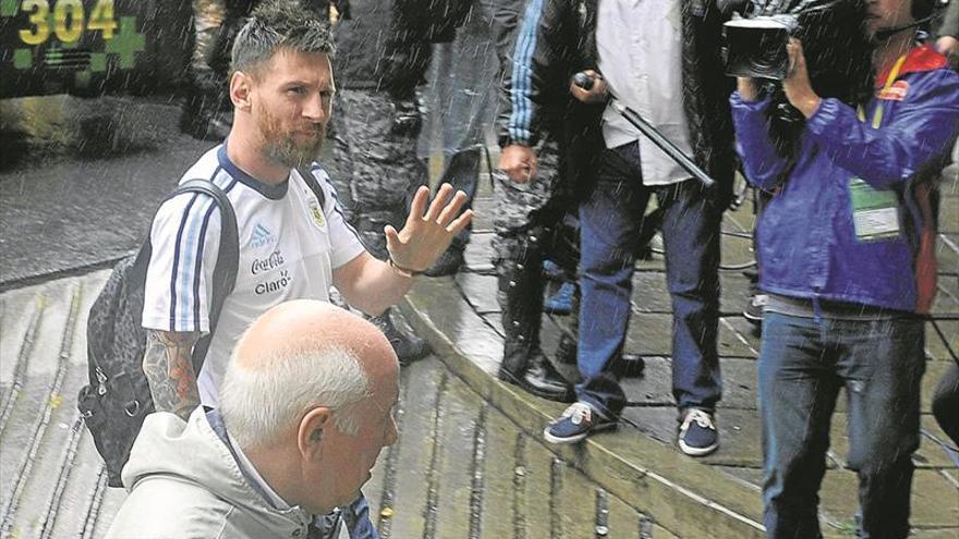 La sanción de cuatro encuentros a Leo Messi indigna a Argentina