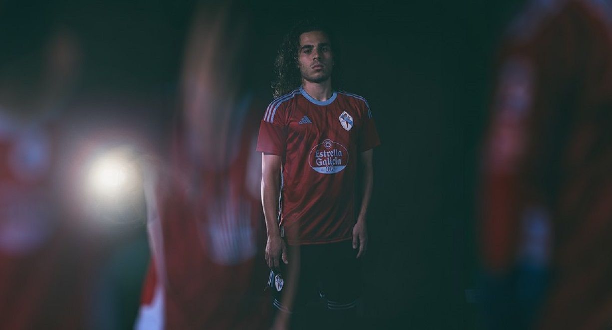 La segunda camiseta del Celta por el centenario, al detalle