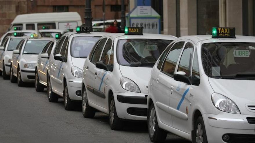 El sector del taxi anda preocupado con las pretensiones de CNMC.