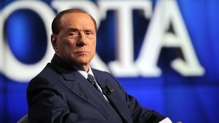 Berlusconi: &quot;Si seguís jugando así de mal, no os pago&quot;