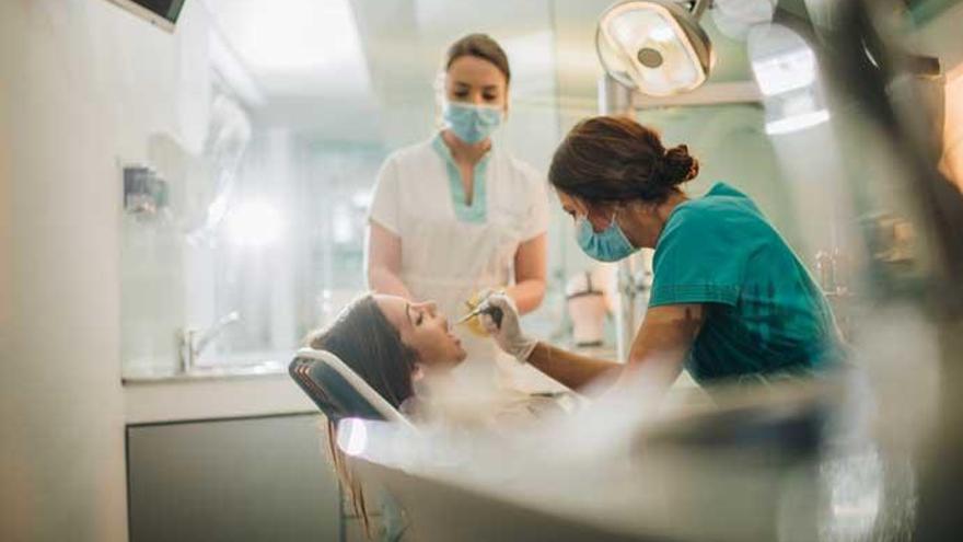 Los odontólogos piden ampliar la cobertura pública de salud dental para los más vulnerables