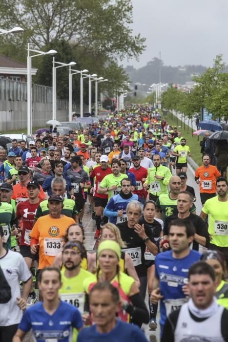 Multitudinaria media maratón en Gijón.