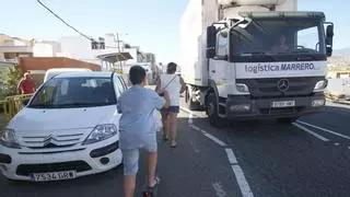 Las aceras de Almatriche tendrán que seguir esperando: la obra para reurbanizar la carretera queda desierta