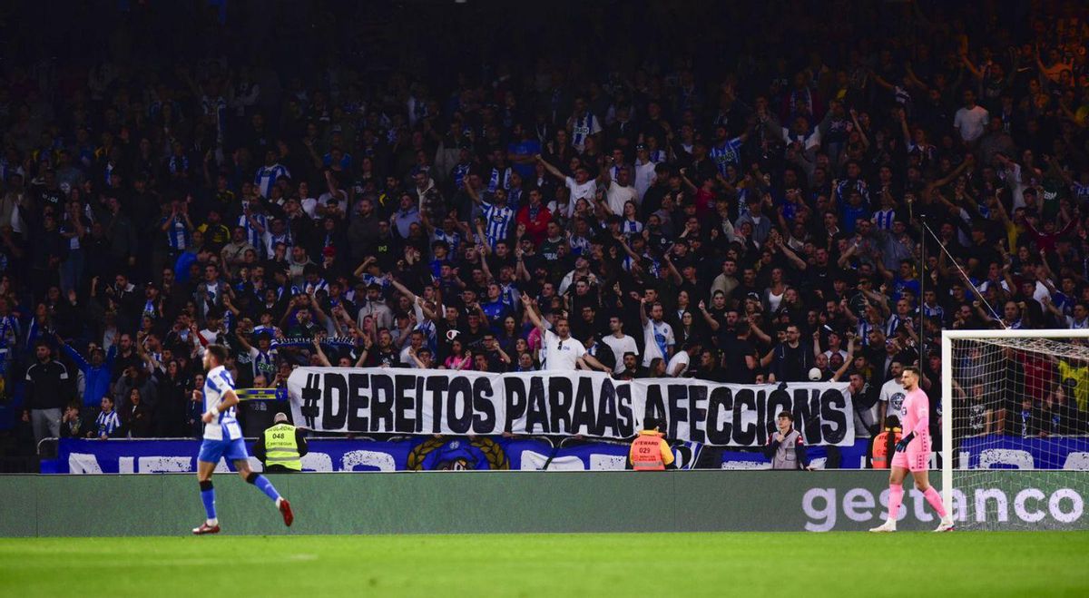 20.000 almas en otra noche de domingo en Riazor. La afición del Deportivo acudió a la llamada para animar a su equipo en duelo importante contra el Cádiz pese a las dificultades del horario, domingo a última hora de la noche. El estadio blanquiazul reunió a 19.980 espectadores en un encuentro en el que se hizo sentir el malestar por una franja horaria que complica la afluencia de aficionados.