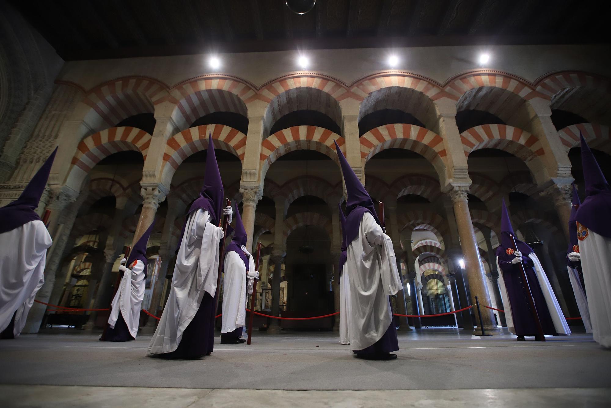 La Mezquita-Catedral, punto de partida de la hermandad de la Agonía