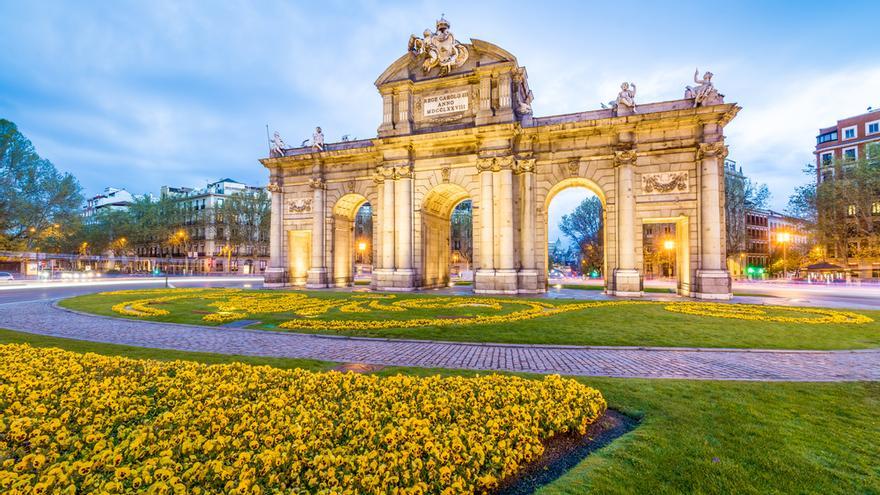 La Puerta de Alcalá al atardecer