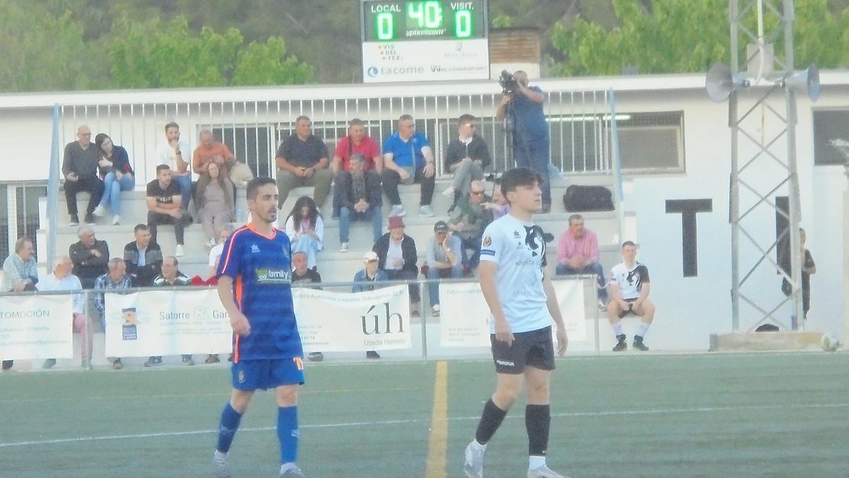 Un lance del derbi entre el CD Ontinyent y l'Olleria CF que acabó en empate sin goles.