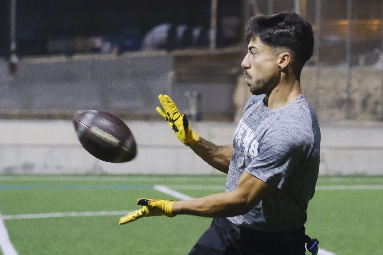 Dinamismo, estrategia y valores en el flag football.