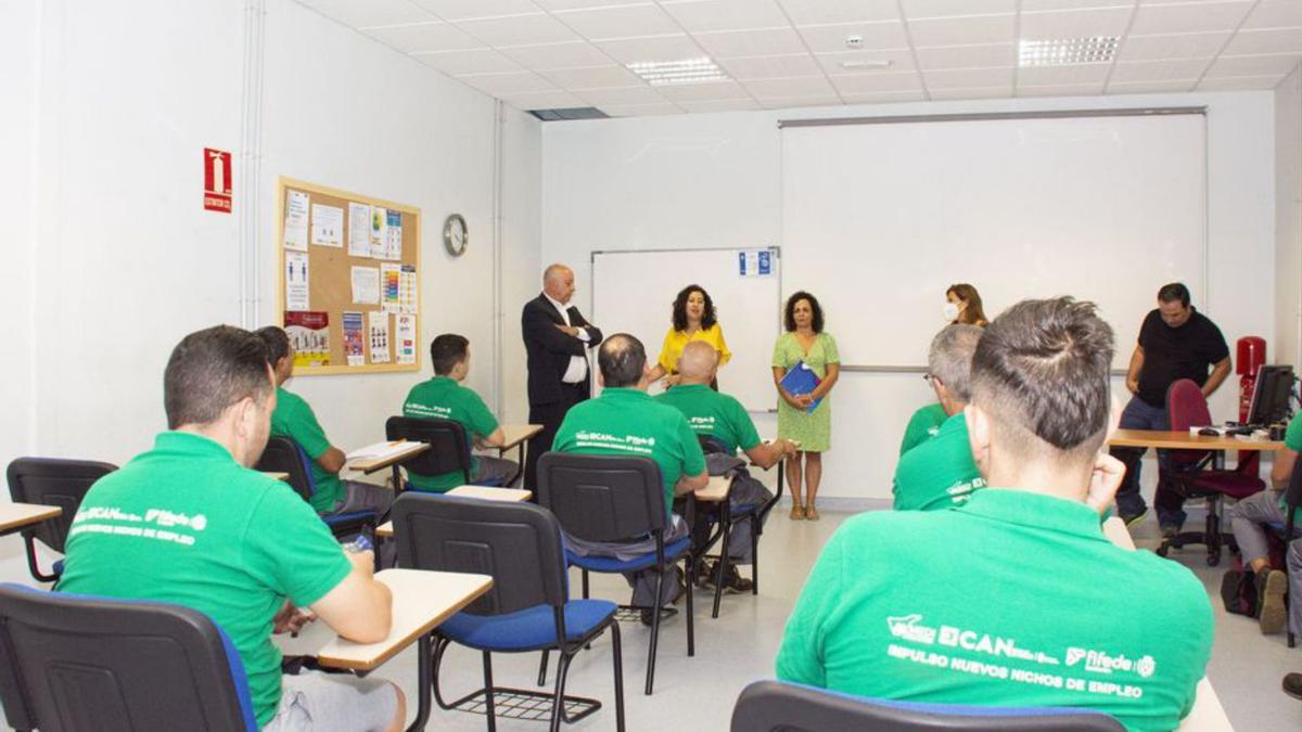 Uno de los cursos formativos que ha impartido el Cabildo a través de Fifede. | | E.D.