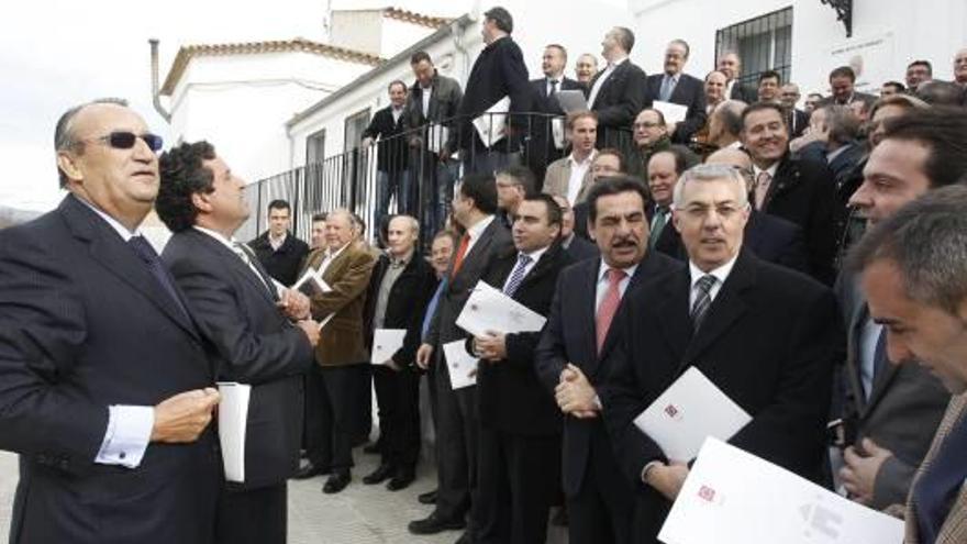 Carlos Fabra, Javier Moliner, Francisco Martínez y diversos cargos del PP en un encuentro en 2011.