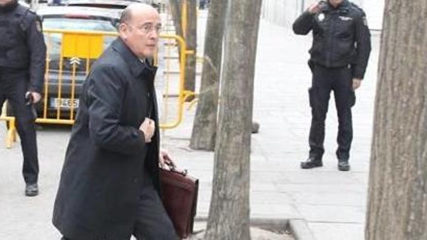 El coronel Pérez de los Cobos entrant al Tribunal Suprem a principi de febrer