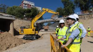Borja Carabante, concejal de Urbanismo, Medio Ambiente y Movilidad, durante una visita a las obras de la A-5.