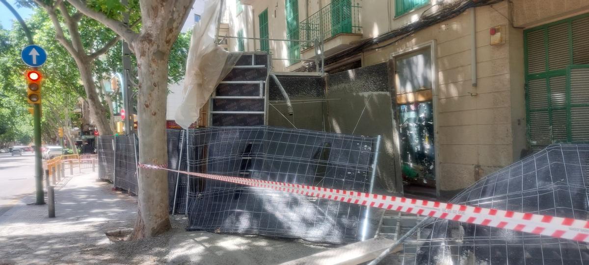 El encofrado que contenía el hormigón se ha roto.