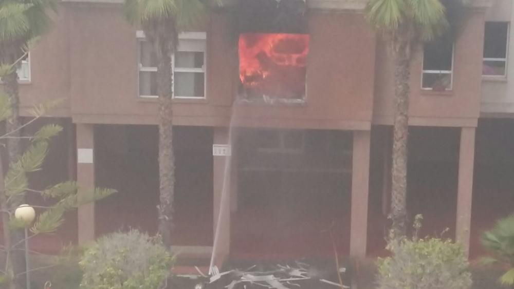 Incendio en una vivienda del barrio de Siete Palma