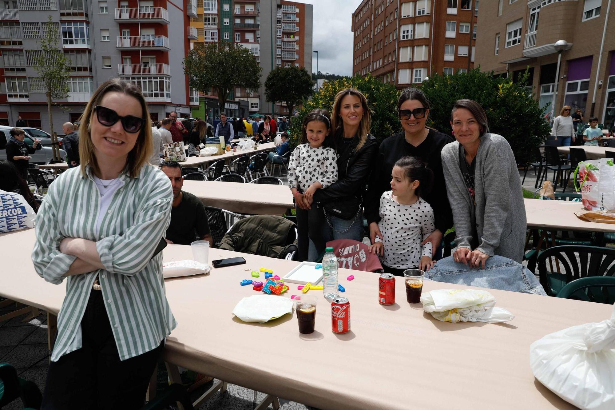 EN IMÁGENES: La comida popular de las fiestas del Puchero de Villalegre, en Avilés