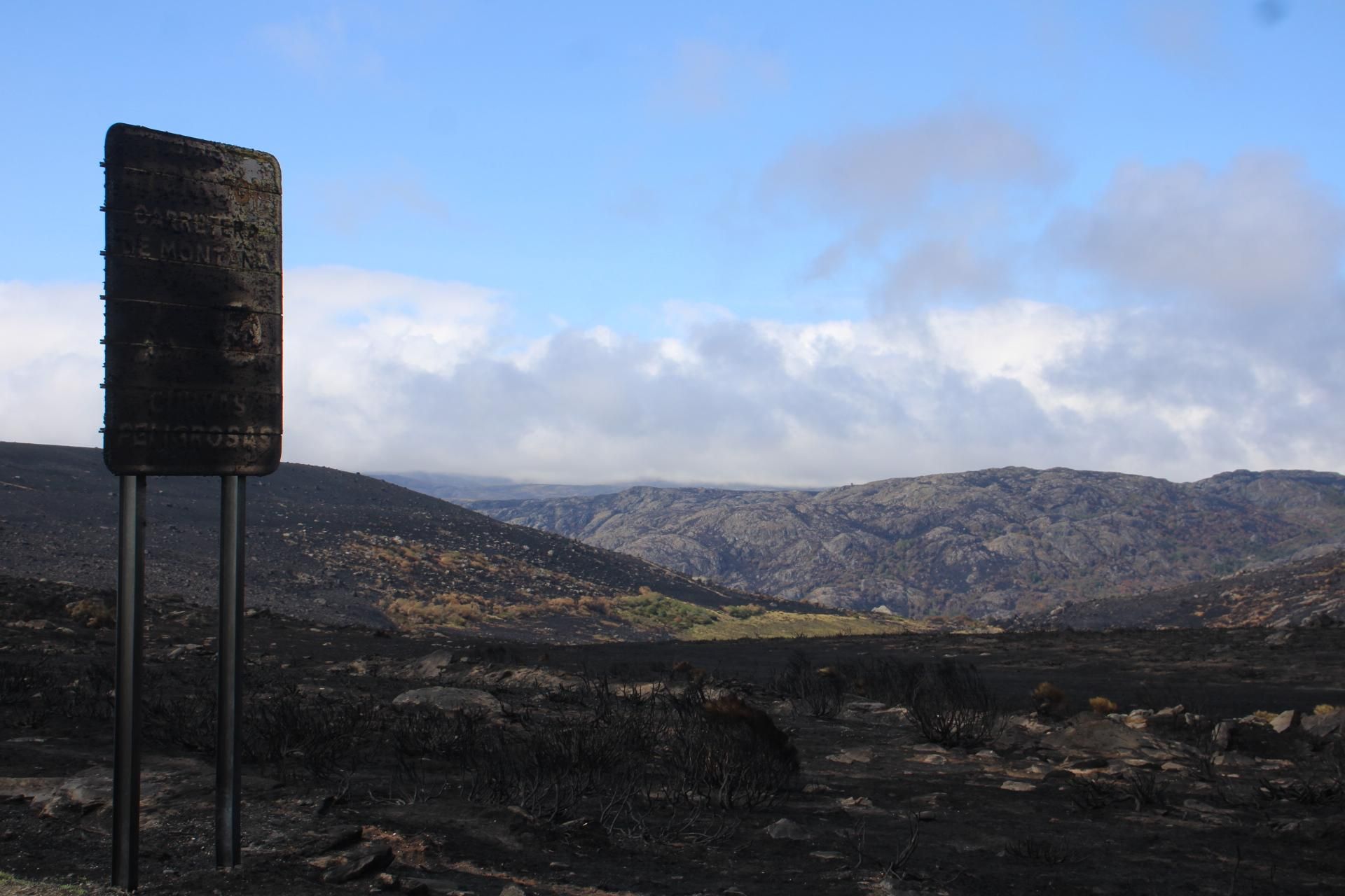 La huella del incendio de Porto - Laguna de Peces