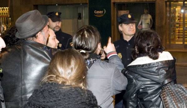 Fotogalería: Protesta ante la sede del PP en Aragón