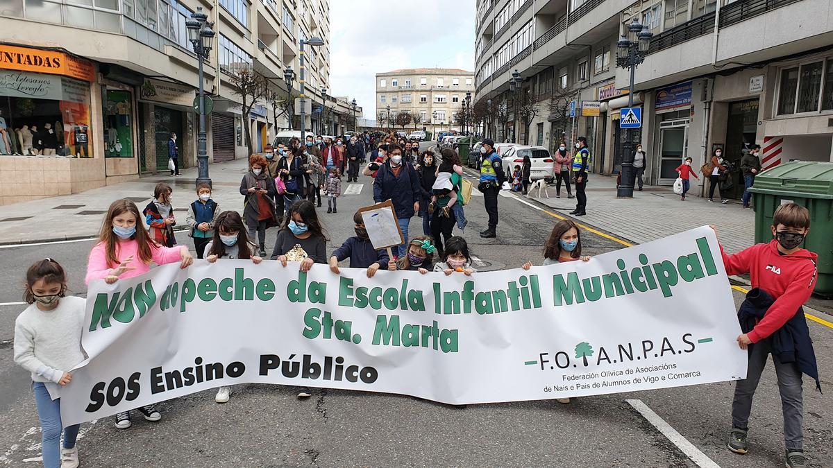 Manifestación "en defensa" de la escuela infantil Santa Marta