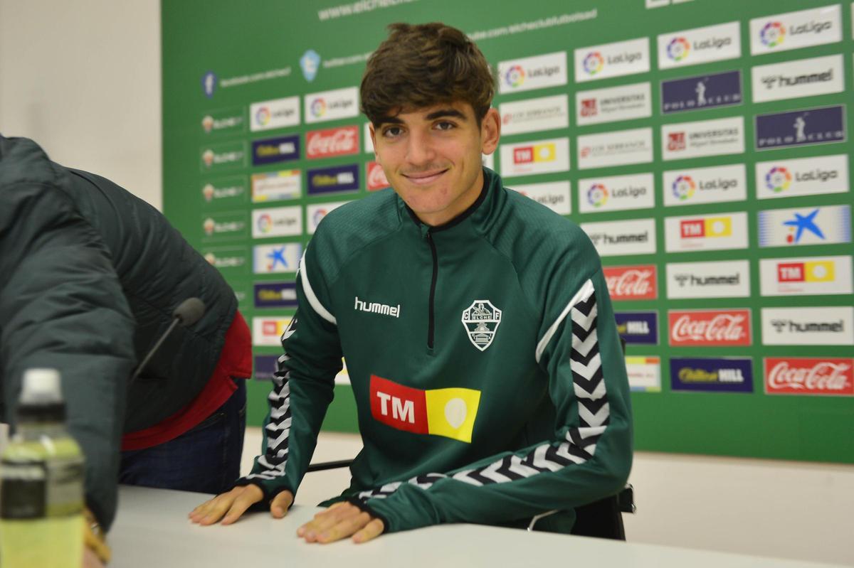 Gonzalo Villar, durante su etapa en el Elche