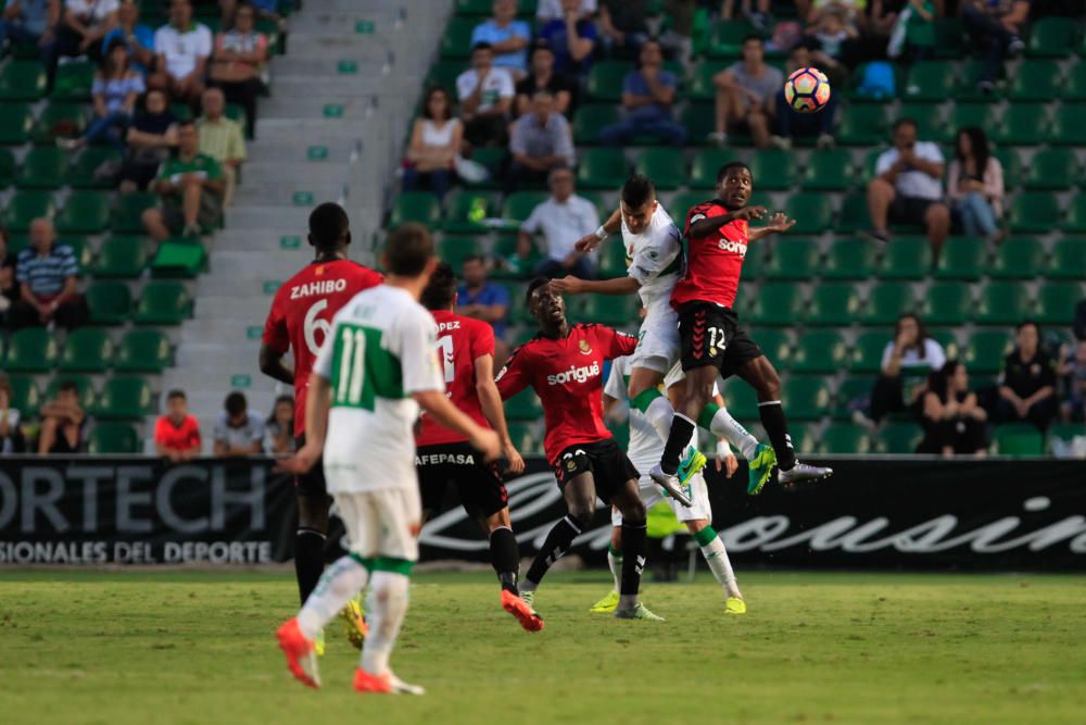 Elche y Nàstic empatan en el Martínez Valero