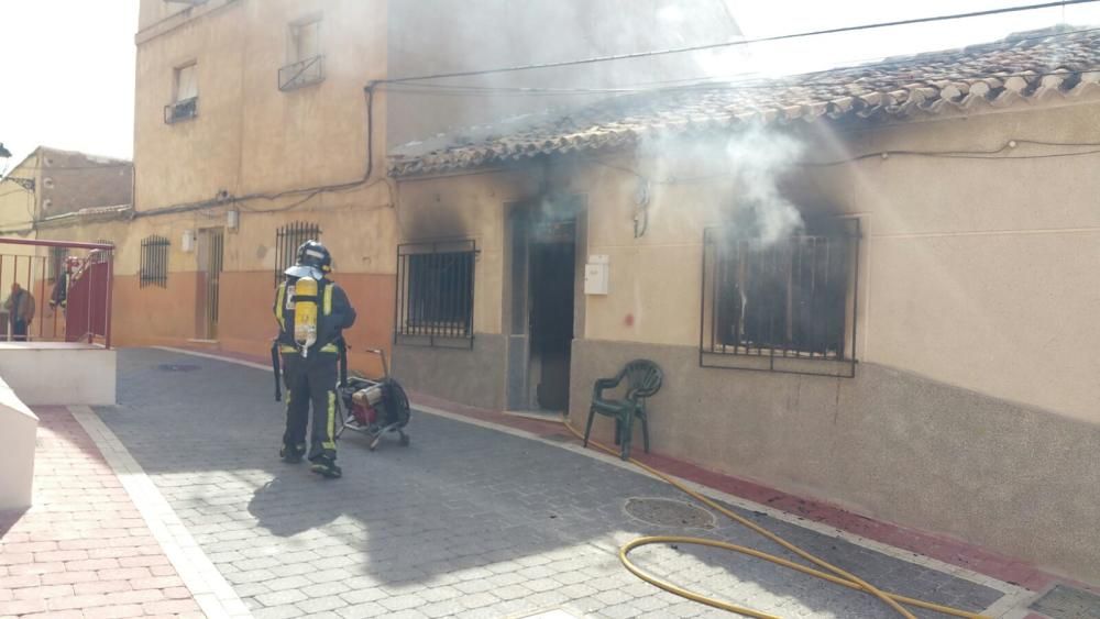 Incendio en una vivienda en la calle Ponce de León de Lorca