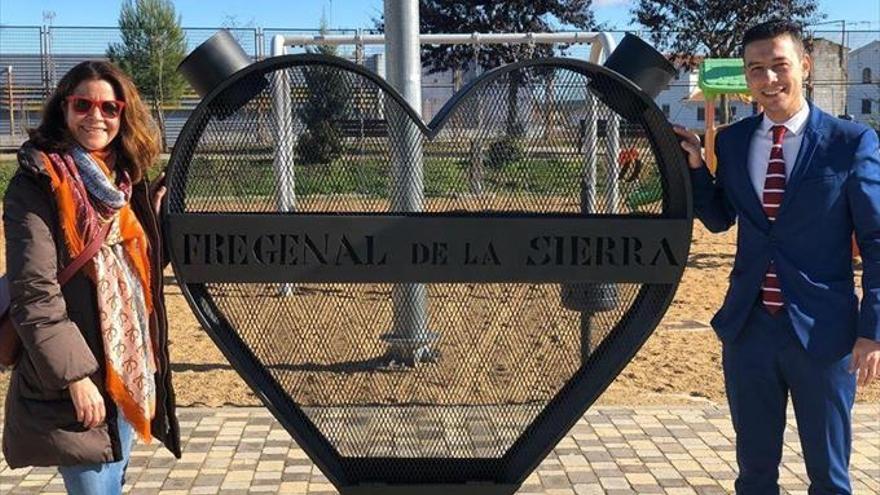 Fregenal luce corazón en el Parque Juan Ignacio Zoido