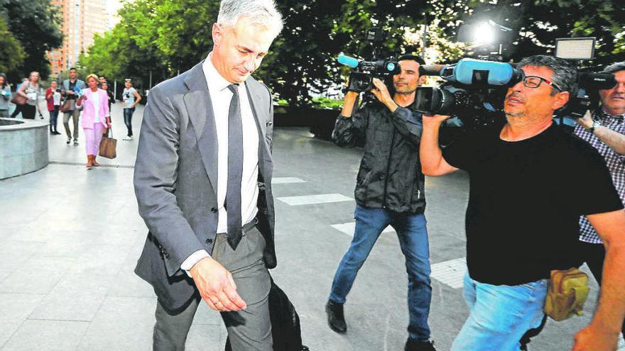 Ricardo Costa tras declarar en la Ciudad de la Justicia de València.